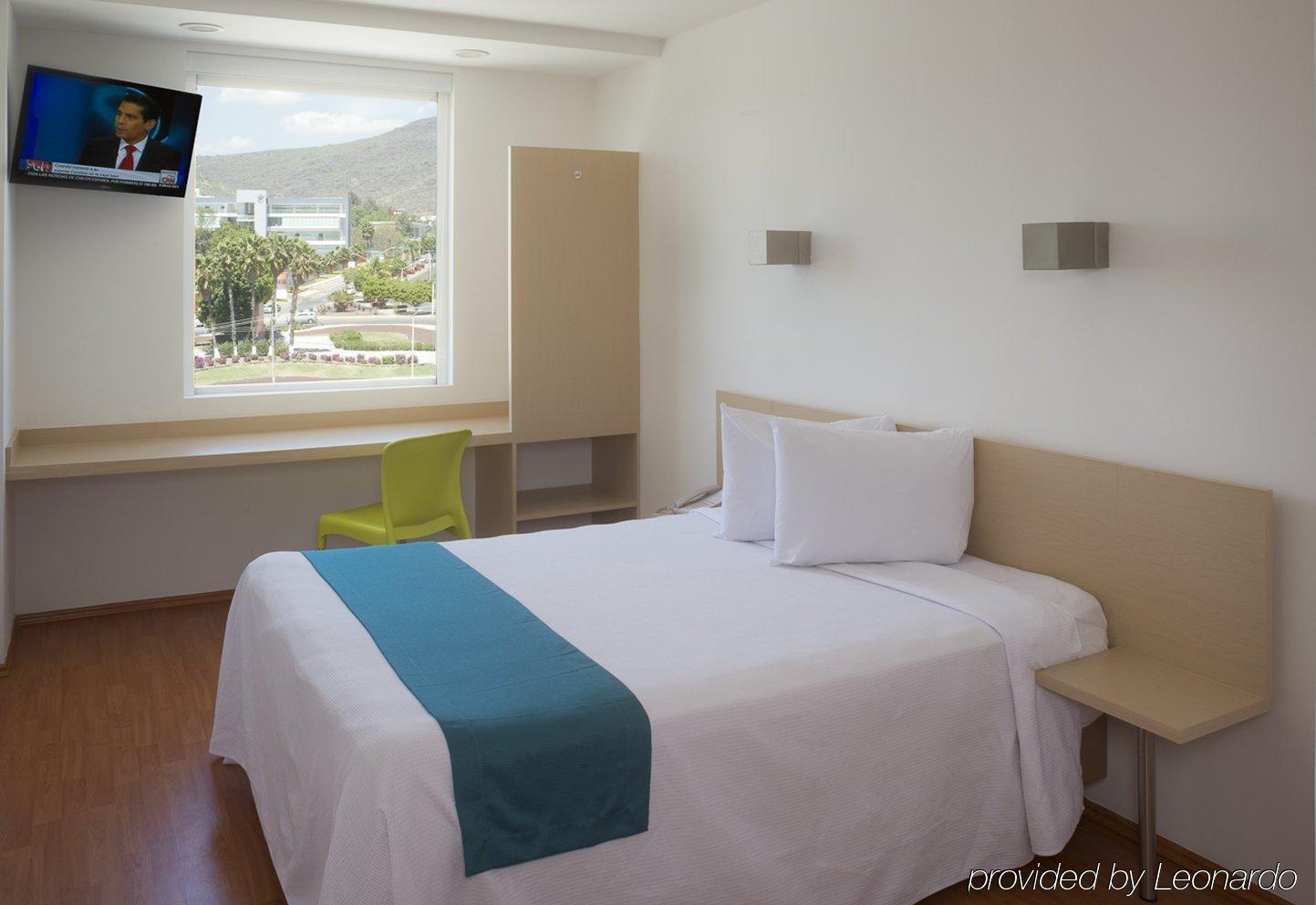 Hotel One Irapuato Esterno foto