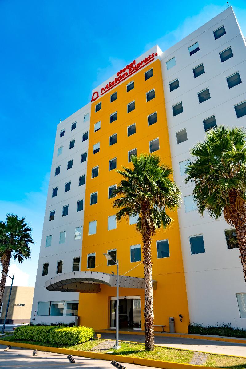 Hotel One Irapuato Esterno foto